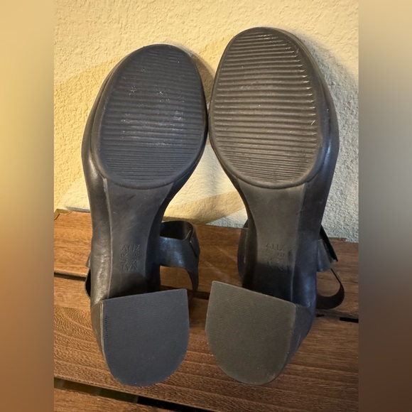 Naturalizer Glenn-Rise 2 Sandals Black New No Box some marks on heel Size 10 - Picture 7 of 11